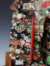 Beautiful Japanese Rare Heian Scroll Kimono and 2 Fans GEISHA Doll