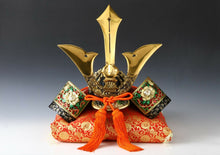 Japanese Beautiful Samurai Helmet  -Kusunoki Masashige Kabuto- with a cushion