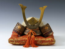 Japanese Vintage Samurai Helmet -Takeda Shingen Kabuto- with a cushion