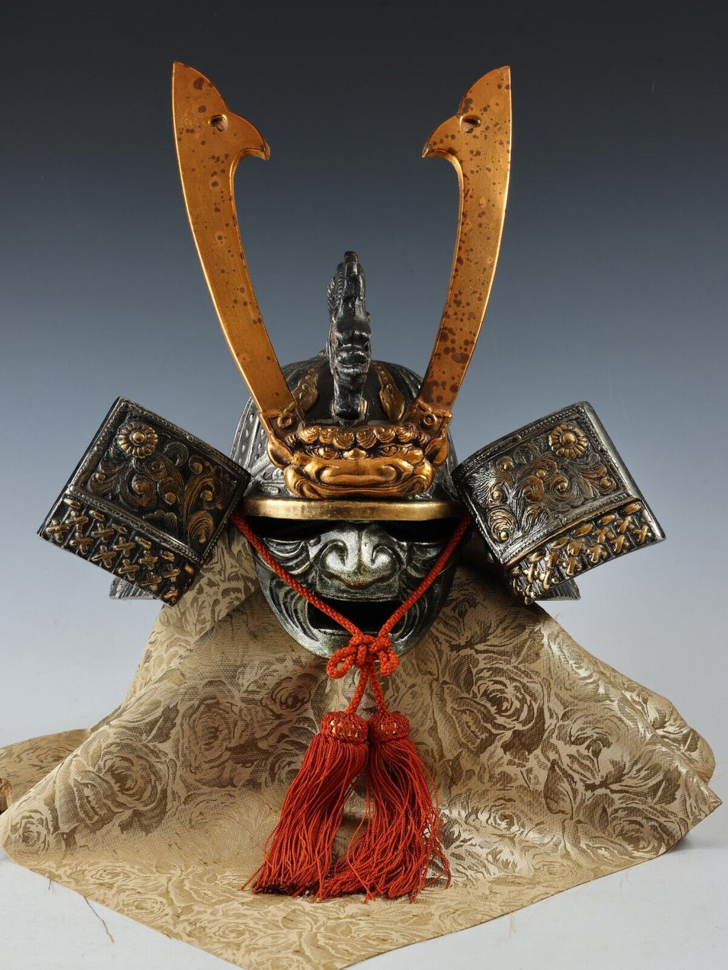 Showa Japanese Samurai Middle Size Helmet -Genji Kabuto-