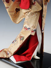 Beautiful Japanese Rare Heian Scroll Kimono GEISHA Doll -Traditional Kimono-