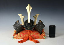 Great Beautiful Samurai Helmet -Rare Form Kusunoki Masashige Helmet- Middle Size