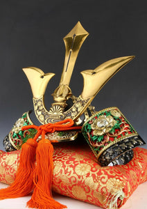 Japanese Beautiful Samurai Helmet  -Kusunoki Masashige Kabuto- with a cushion